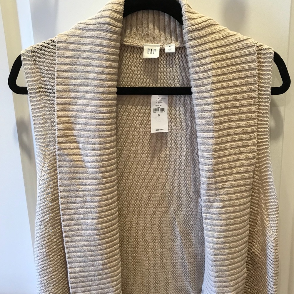 Gap sweater vest